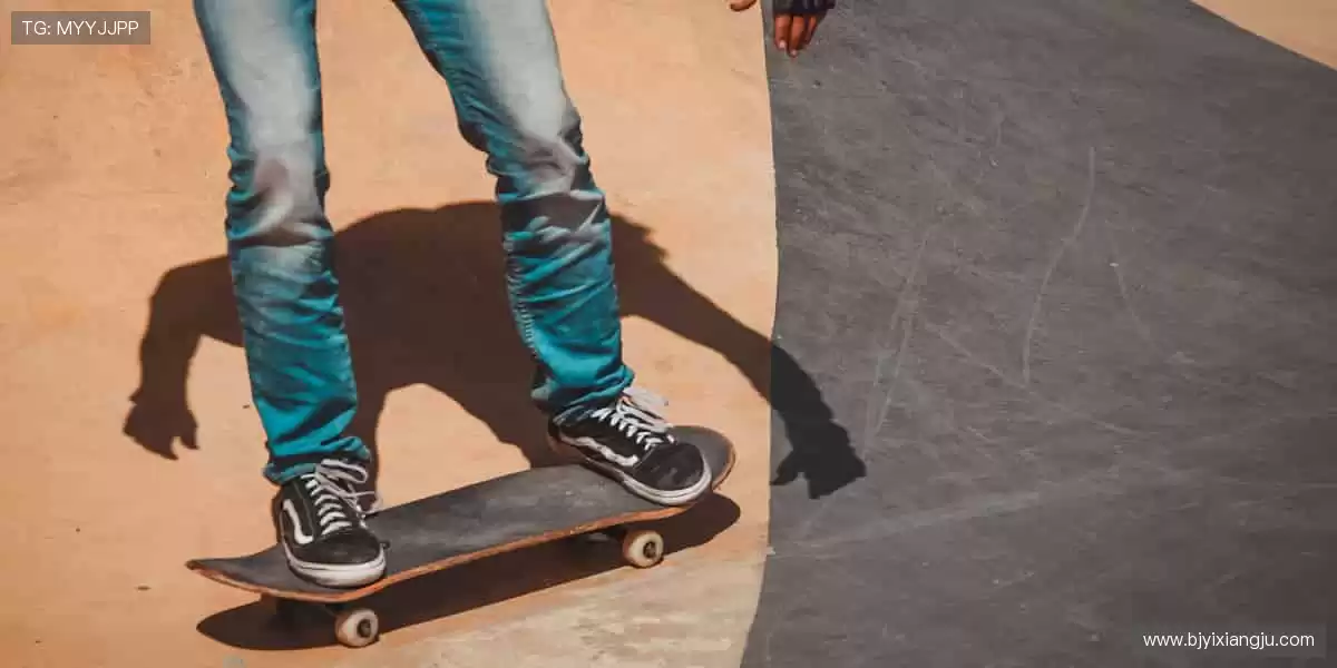 用装备定义实力,让每个动作都无可挑剔!🎾